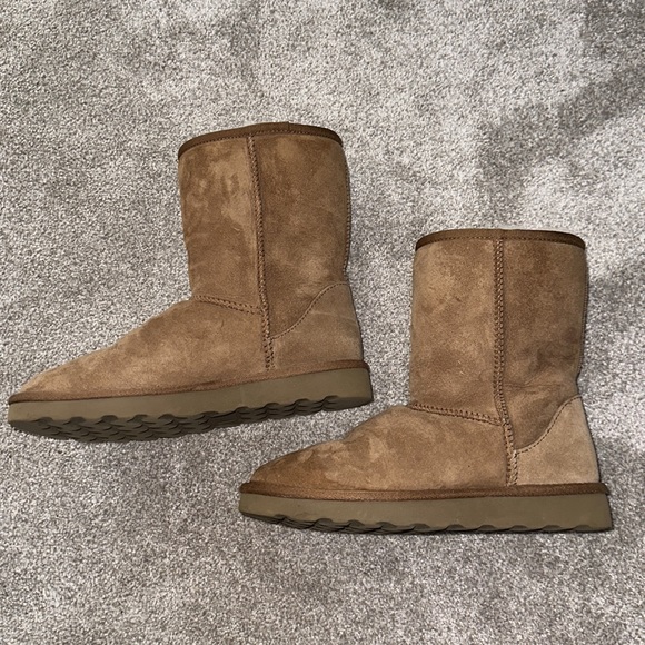 Australian Shearling Mid-Calf Boot. Good condition. Size 7. - Picture 5 of 5